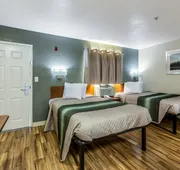 HomeTowne Studios by Red Roof Atlanta - Chamblee hotel detail image 4