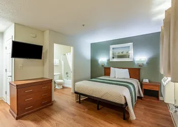 HomeTowne Studios by Red Roof Atlanta - Chamblee hotel thumbnail 6