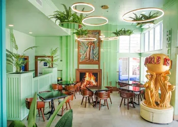 The Colony Hotel hotel thumbnail 2