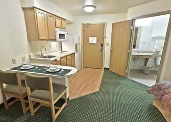 Birch Hill Suites Dayton - WP AFB hotel thumbnail 4