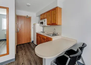 Birch Hill Suites Dayton - WP AFB hotel thumbnail 6