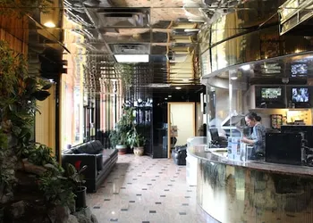 JFK Inn hotel thumbnail 2
