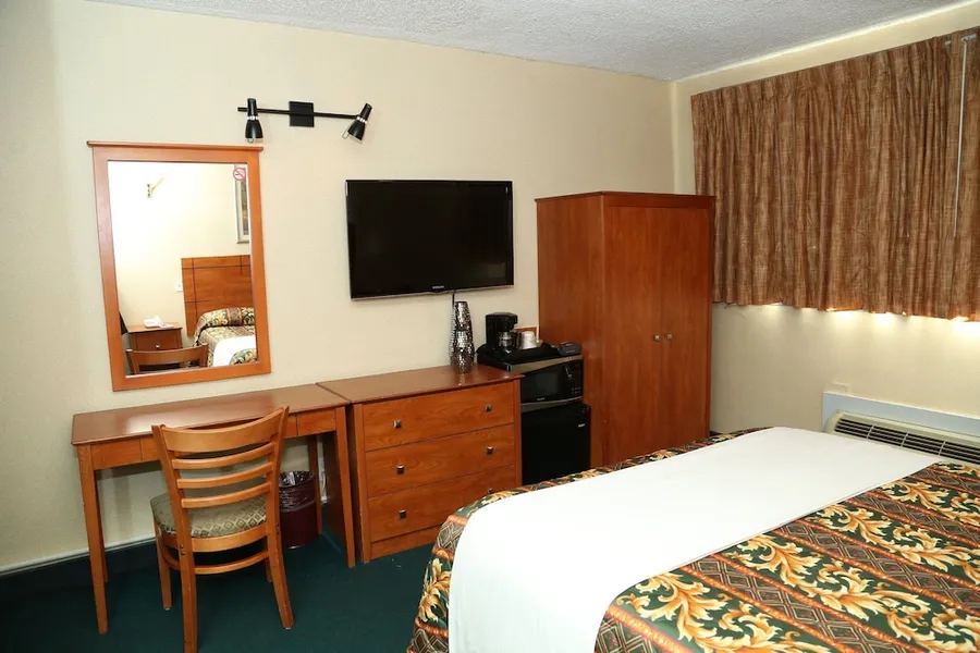 JFK Inn hotel detail image 6