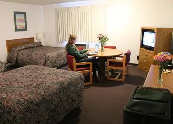 Budget Host Crestview Inn hotel thumbnail 4