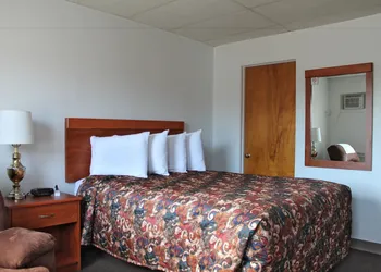 Budget Host Crestview Inn hotel thumbnail 7