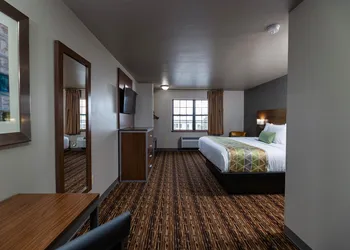 Extended Stay Airport hotel thumbnail 3