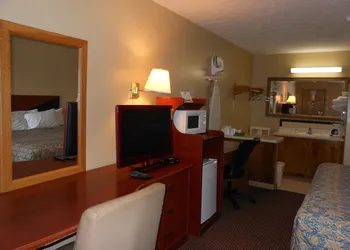 McClellan Inn Anniston hotel thumbnail 4