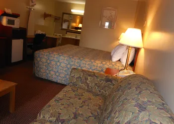 McClellan Inn Anniston hotel thumbnail 5