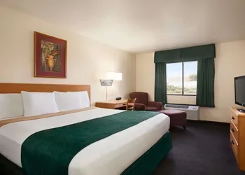 Travelodge by Wyndham Pecos hotel thumbnail 6