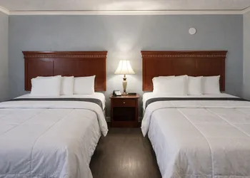 Quarters Inn and Suites hotel thumbnail 6