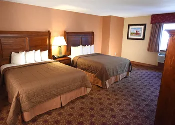 Hamilton Inn Select Beachfront Mackinaw City hotel thumbnail 5