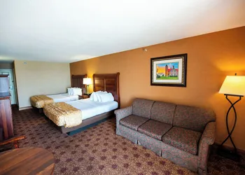 Hamilton Inn Select Beachfront Mackinaw City hotel thumbnail 6
