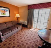 Hamilton Inn Select Beachfront Mackinaw City hotel detail image 7