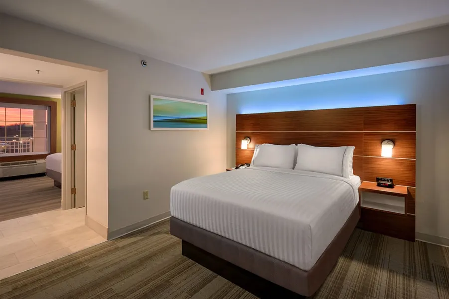 Holiday Inn Express and Suites Pigeon Forge Sevierville by IHG hotel detail image 2