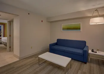 Holiday Inn Express and Suites Pigeon Forge Sevierville by IHG hotel thumbnail 3