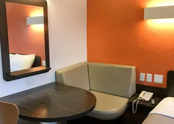 Motel 6 Buttonwillow, CA Central hotel thumbnail 4