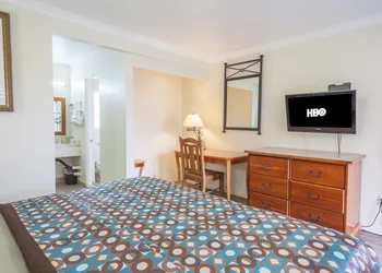 Vagabond Inn Hemet hotel thumbnail 2