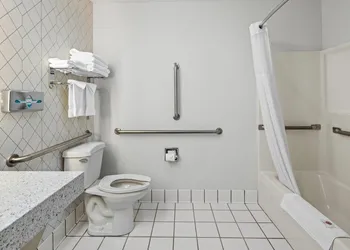 Comfort Inn Traverse City hotel thumbnail 6