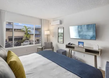 Sea Harbor Hotel hotel thumbnail 3