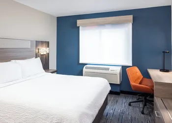 Holiday Inn Express Portland South-Lake Oswego by IHG hotel thumbnail 3