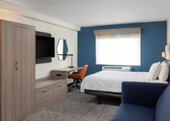 Holiday Inn Express Portland South-Lake Oswego by IHG hotel thumbnail 6