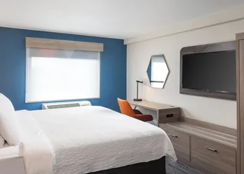 Holiday Inn Express Portland South-Lake Oswego by IHG hotel thumbnail 8