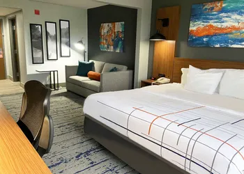 La Quinta Inn & Suites by Wyndham-Albany GA hotel thumbnail 3