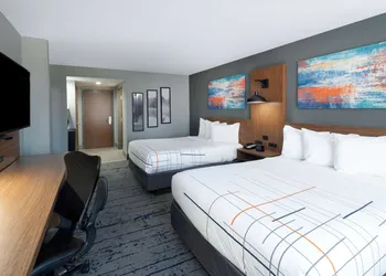 La Quinta Inn & Suites by Wyndham-Albany GA hotel thumbnail 8
