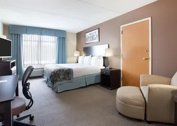 Wingate by Wyndham Raleigh South / Garner hotel thumbnail 4