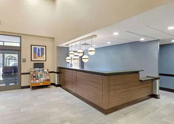 Comfort Inn & Suites Arlington Heights - Schaumburg hotel thumbnail 3