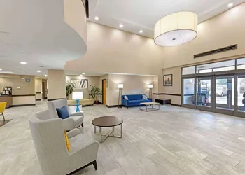 Comfort Inn & Suites Arlington Heights - Schaumburg hotel thumbnail 4