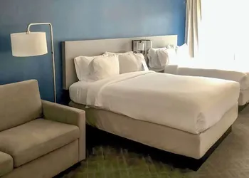 Comfort Inn & Suites Arlington Heights - Schaumburg hotel thumbnail 7