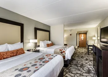Holiday Inn Express & Suites Cedar Falls - Waterloo by IHG hotel thumbnail 3