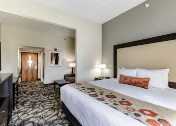 Holiday Inn Express & Suites Cedar Falls - Waterloo by IHG hotel thumbnail 4