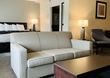 Wingate by Wyndham - Wilmington hotel thumbnail 8