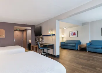 Garner Hotel Murfreesboro West by IHG hotel thumbnail 4
