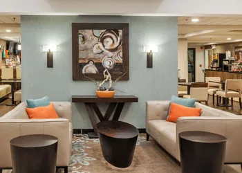 Wingate by Wyndham Chicago Schaumburg hotel thumbnail 2