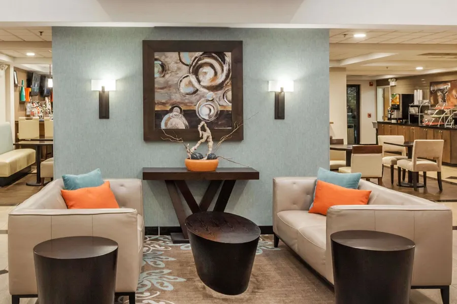 Wingate by Wyndham Chicago Schaumburg hotel detail image 2