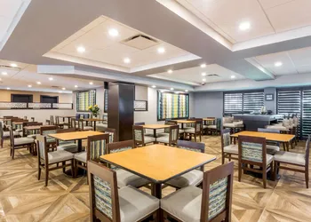 Wingate by Wyndham Convention Ctr Closest Universal Orlando hotel thumbnail 5