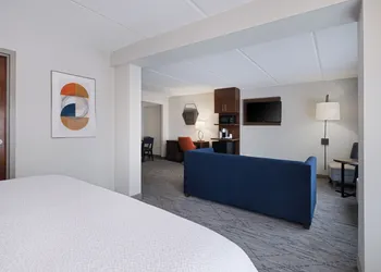 Holiday Inn Express & Suites Augusta West - Fort Gordon by IHG hotel thumbnail 7