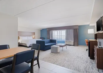 Holiday Inn Express & Suites Augusta West - Fort Gordon by IHG hotel thumbnail 3