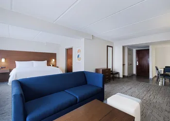 Holiday Inn Express & Suites Augusta West - Fort Gordon by IHG hotel thumbnail 5