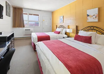 Dauphin Inn Express hotel thumbnail 3