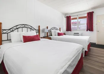 Dauphin Inn Express hotel thumbnail 4