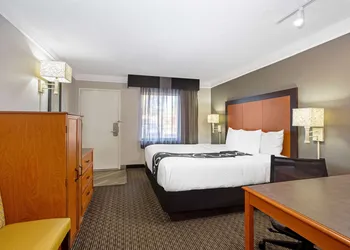 La Quinta Inn by Wyndham Tucson East hotel thumbnail 5