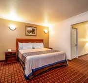Regency Inn & Suites hotel detail image 4