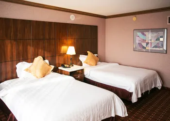 LA Crystal Hotel - Los Angeles Area hotel thumbnail 8