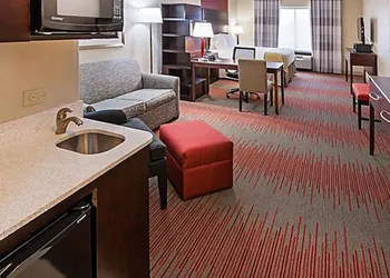 Holiday Inn Express & Suites Duncan by IHG hotel thumbnail 4