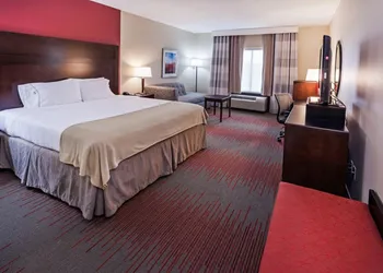 Holiday Inn Express & Suites Duncan by IHG hotel thumbnail 6