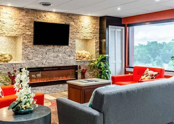 Quality Inn East Stroudsburg - Poconos hotel thumbnail 5